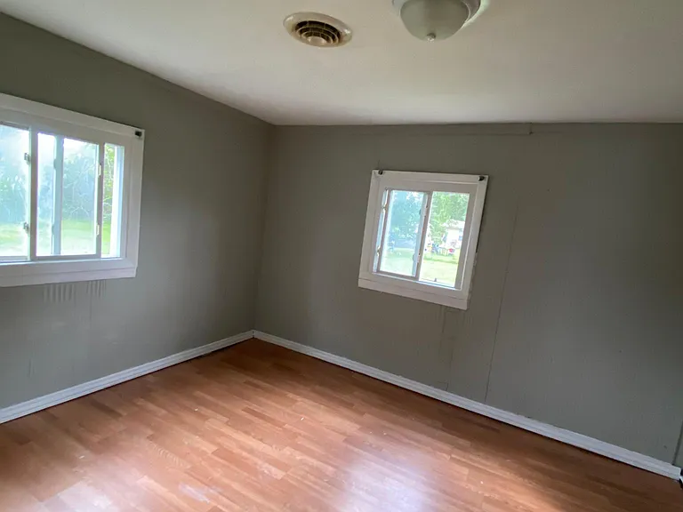 35831 Beverly Rd — Photo 12