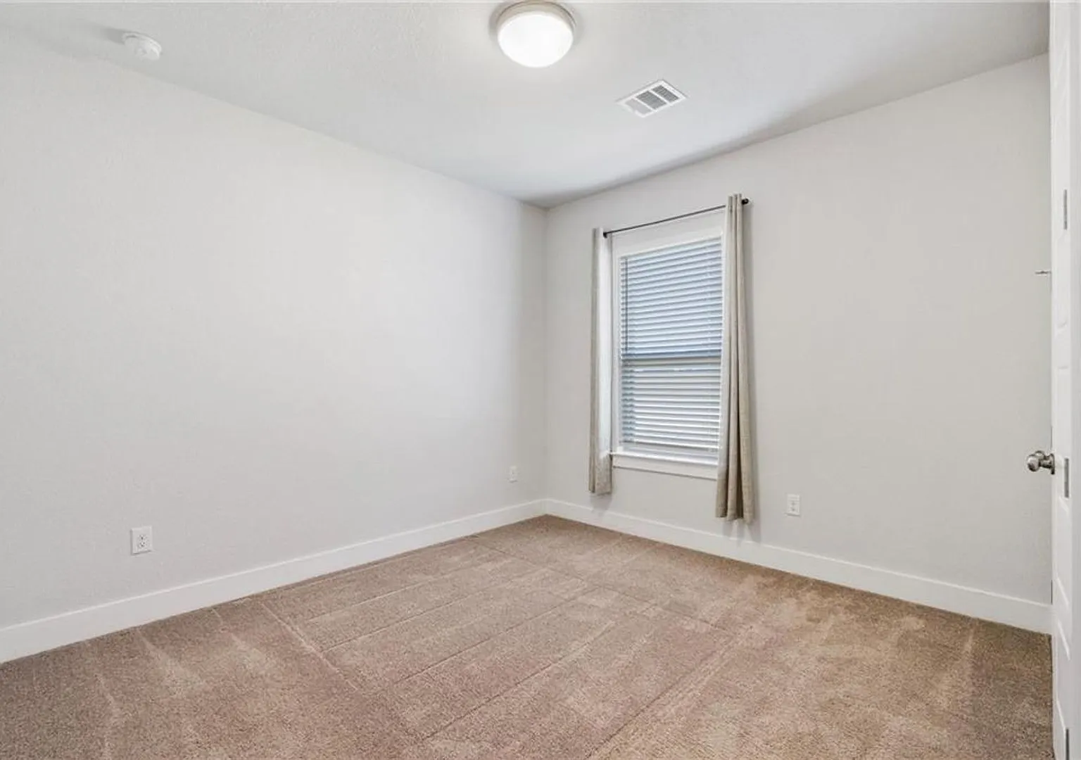Amazing Updated 3-Bedroom Home in Palmera Ridge — Photo 4