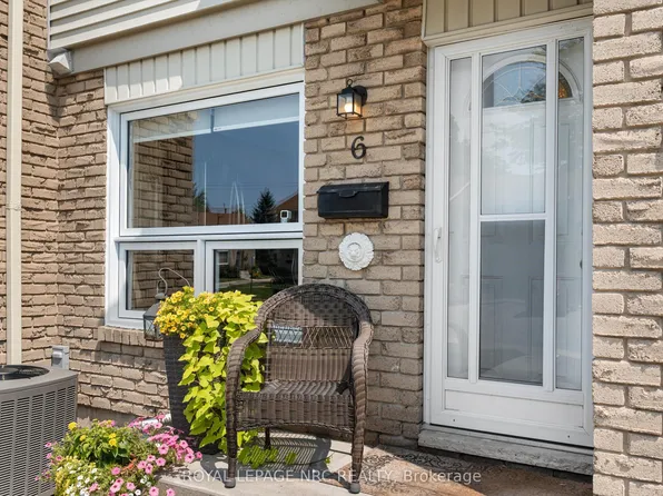 6767 Thorold Stone Rd #6, Niagara Falls, ON L2J 3W9