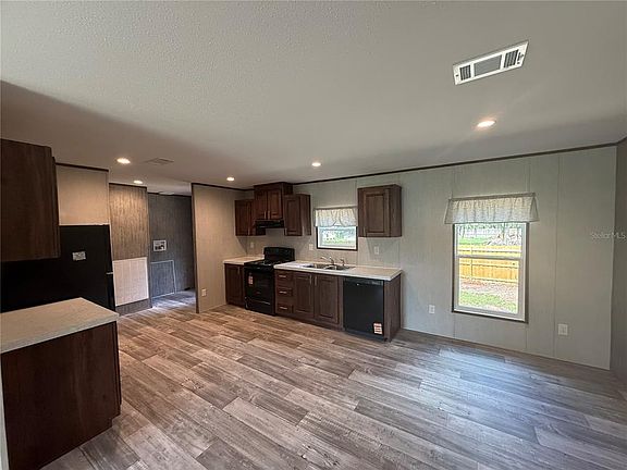 2nd image of 3320 ROYAL OAK DRIVE W