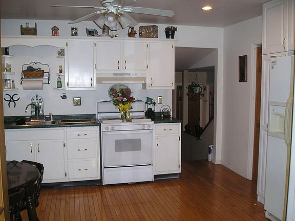 view of entry way leading to family room 