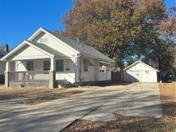 913 W 6th St, Ottawa, KS 66067