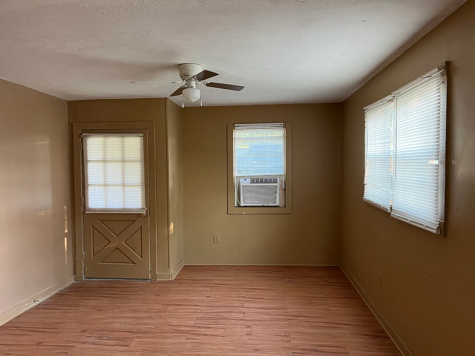 2 bed, 707 sqft, $800 — Photo 3