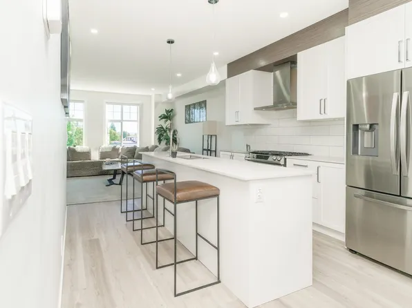 17528 60th Ave #14, Surrey, BC V3S 1T7