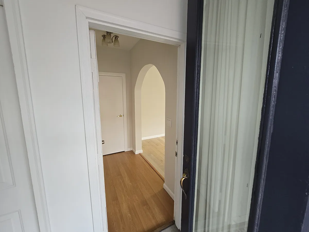Building Photo - 81 Seaview Ave #1