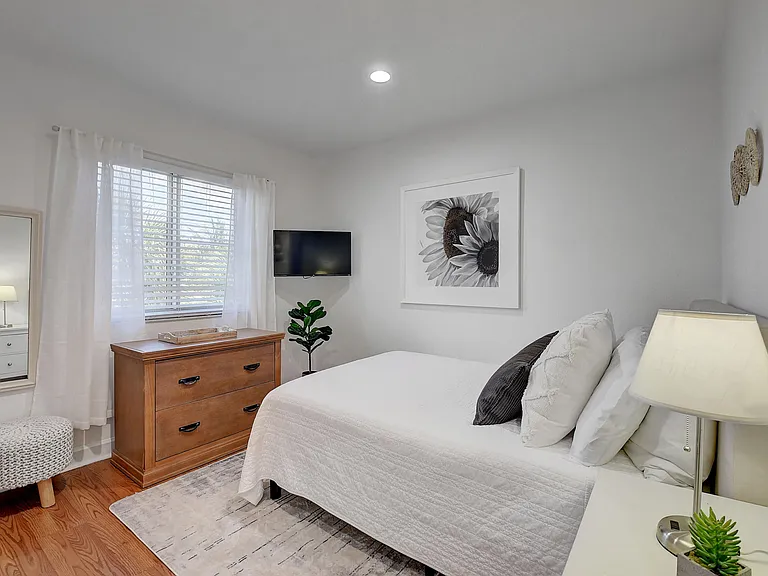 525 Bayfront Dr — Photo 24
