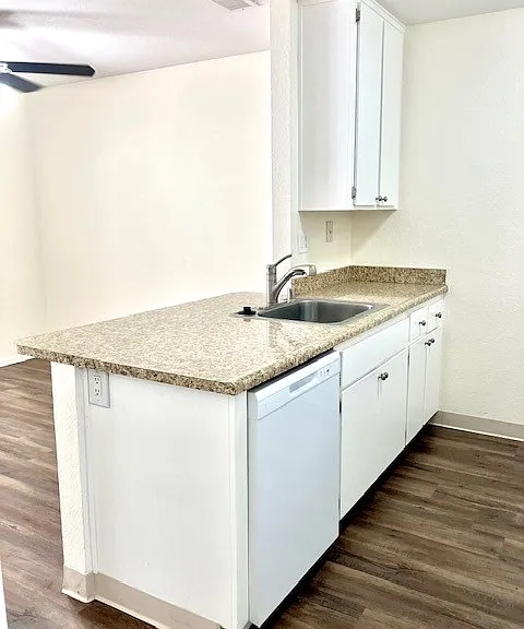 Cowell Terrace Apartments — Photo 6
