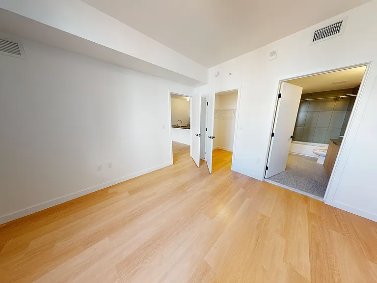 11601 NE 14th Ave #A — Photo 5