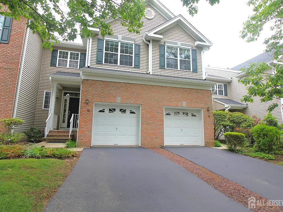 72 Truman Ave