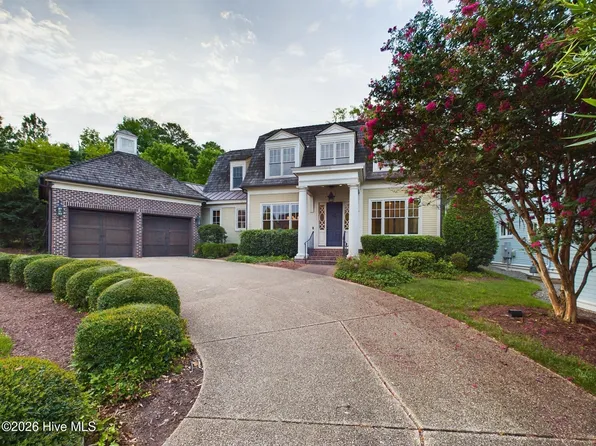 3724 Rolston Dr, Raleigh, NC 27609