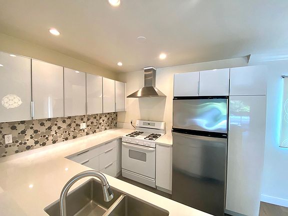 3rd image of 9005 Cynthia St APT 316