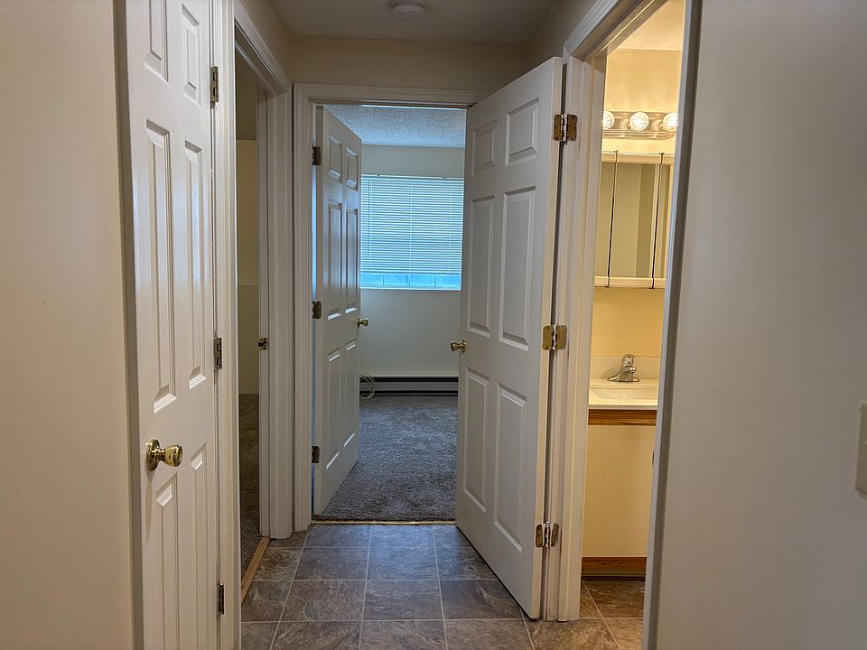 Hall into Bed1, Bed2 & Bathrm