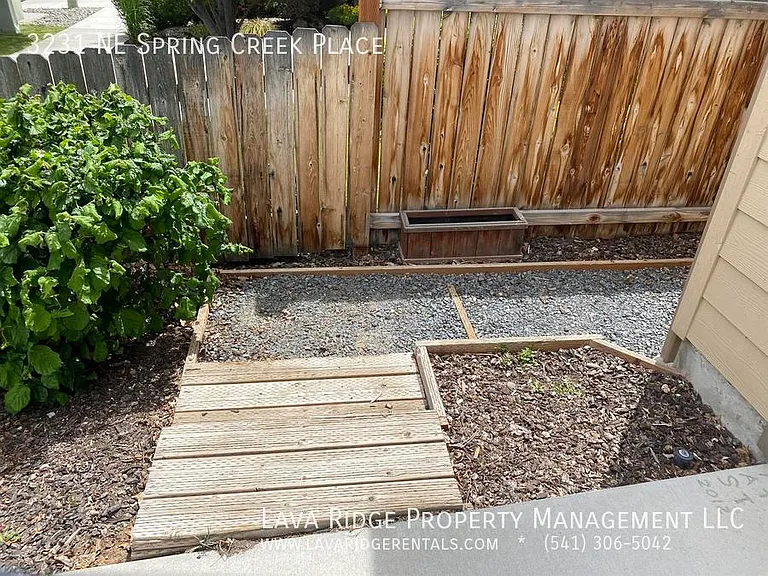 3231 NE Spring Creek Pl — Photo 5