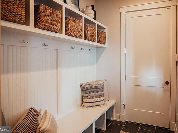 5th image of 545 Webb Rd