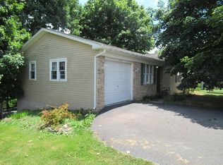 283 Brier Hill Ln, Ronceverte, WV 24970