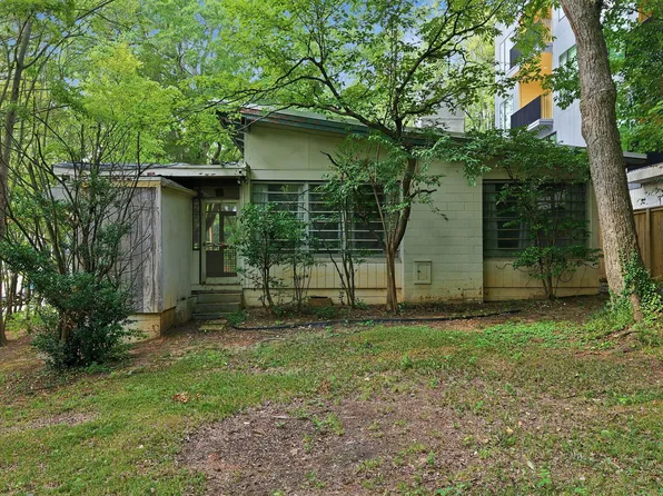 2205 Garden Pl, Raleigh, NC 27607