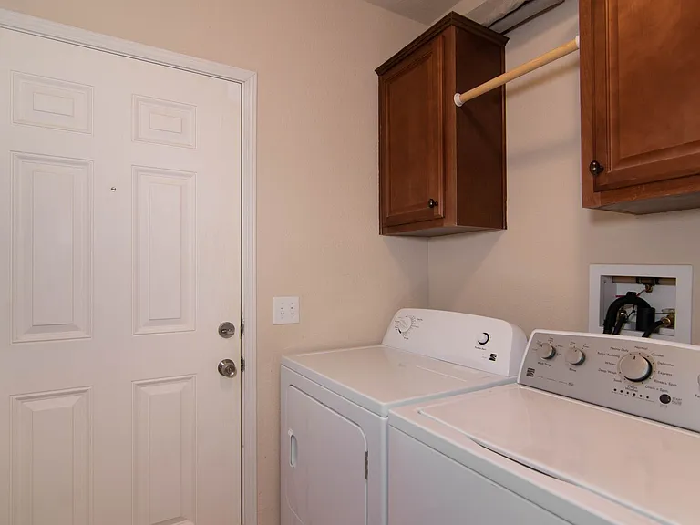 8222 W White Rd — Photo 20