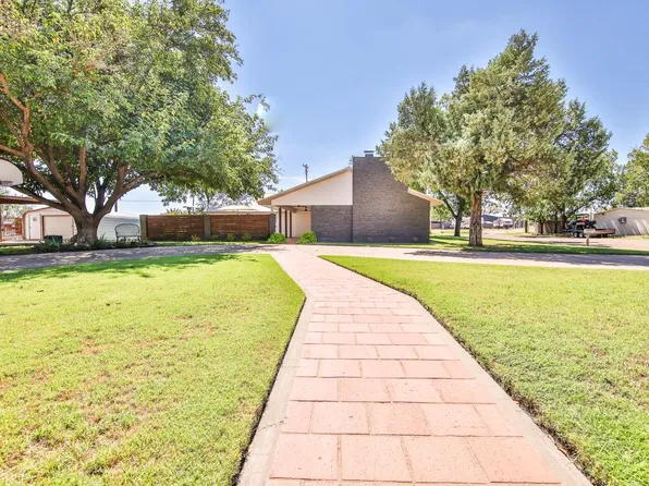 922 W Harris St, Spur, TX 79370