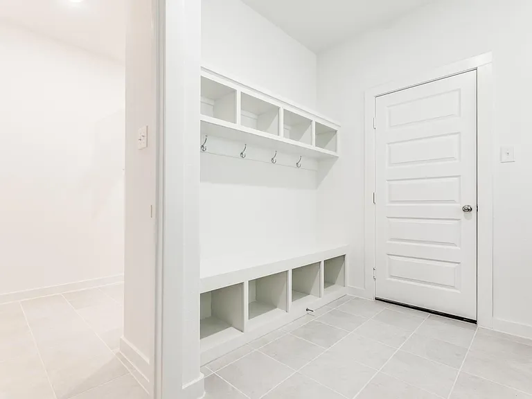 4923 Bellhurst Dr — Photo 23