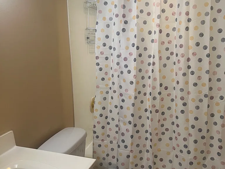 810 Ashton St — Photo 10