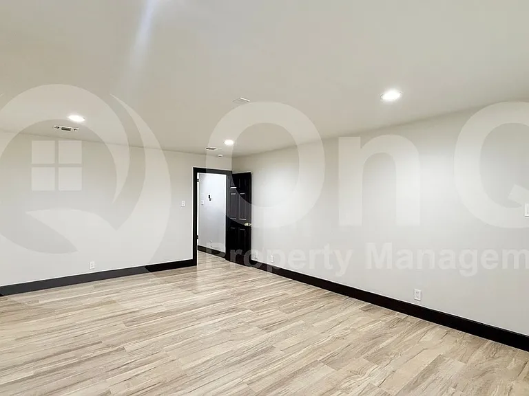 112 Paragon Ct — Photo 11