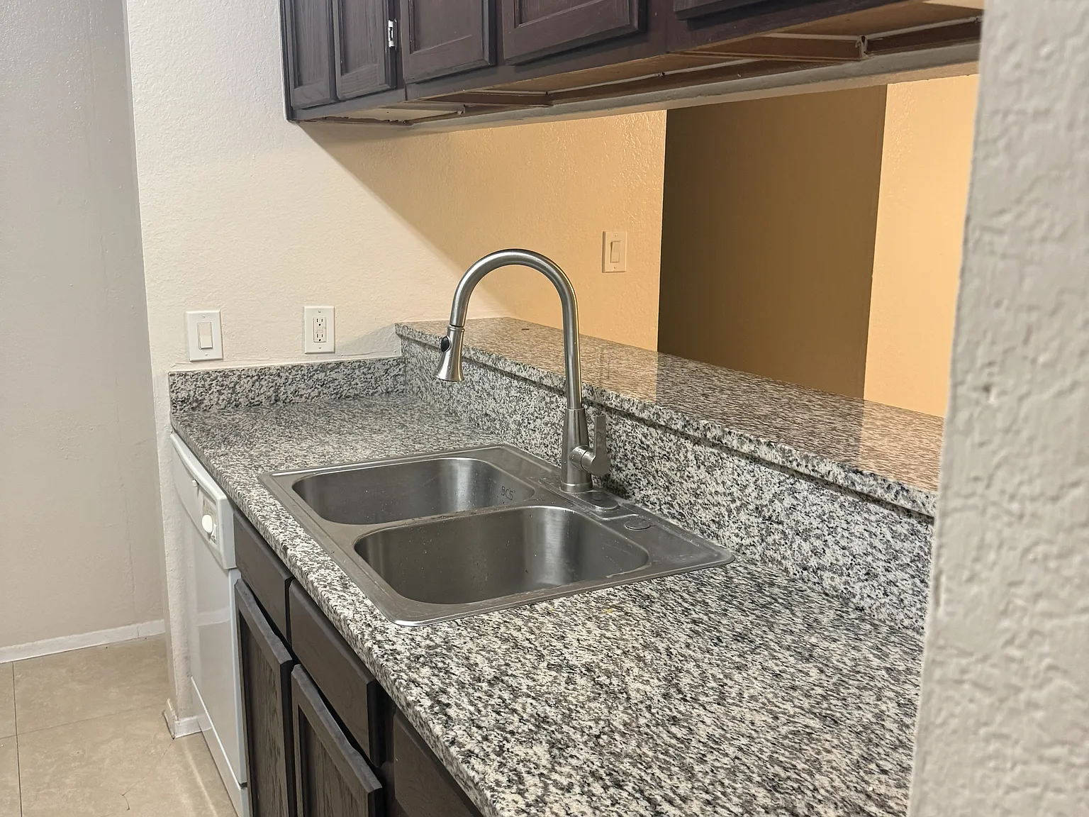9621 Walnut St — Photo 4