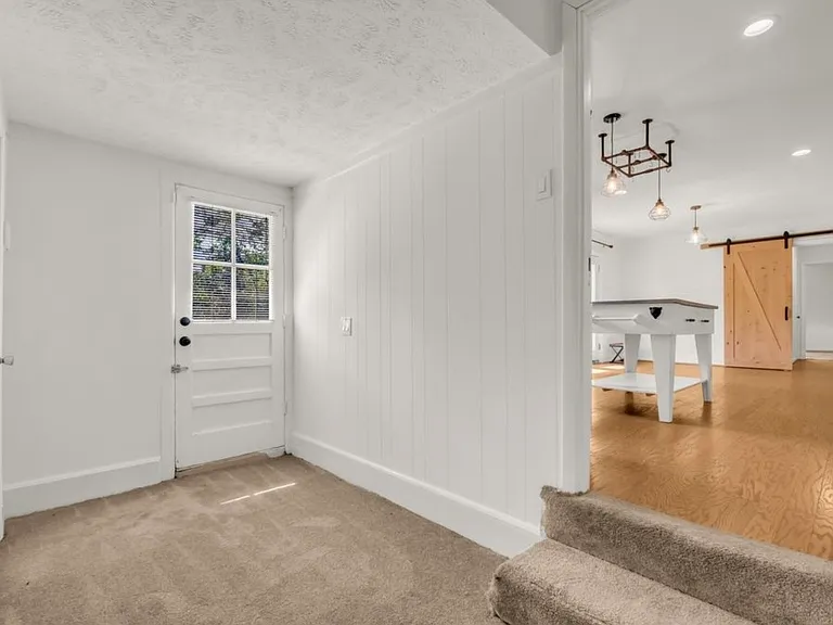 138 Carriage Dr — Photo 11