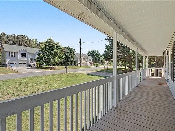 4th image of 155 Ravenwood Ln