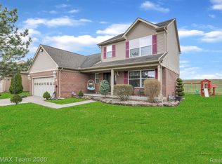 3 Morross Cir, Dearborn, MI