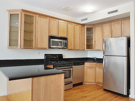 3rd image of 963 Kent Ave Unit 1