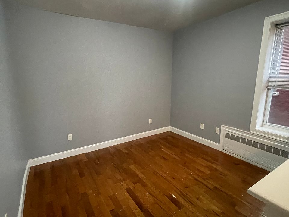 2nd image of 804 22nd St #3D