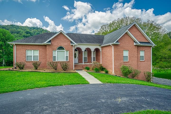1st image of 4525 Twin Creeks Dr