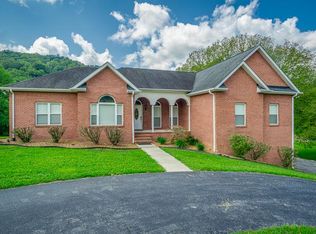 4525 Twin Creeks Dr, Cookeville, TN 38506