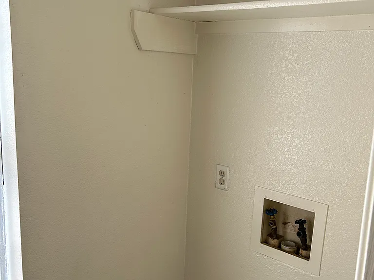 409 N Franklin Ave #A — Photo 17