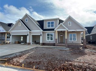6507 S 60th St, Rogers, AR 72758