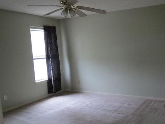 4th image of 11222 Willesdon Dr S