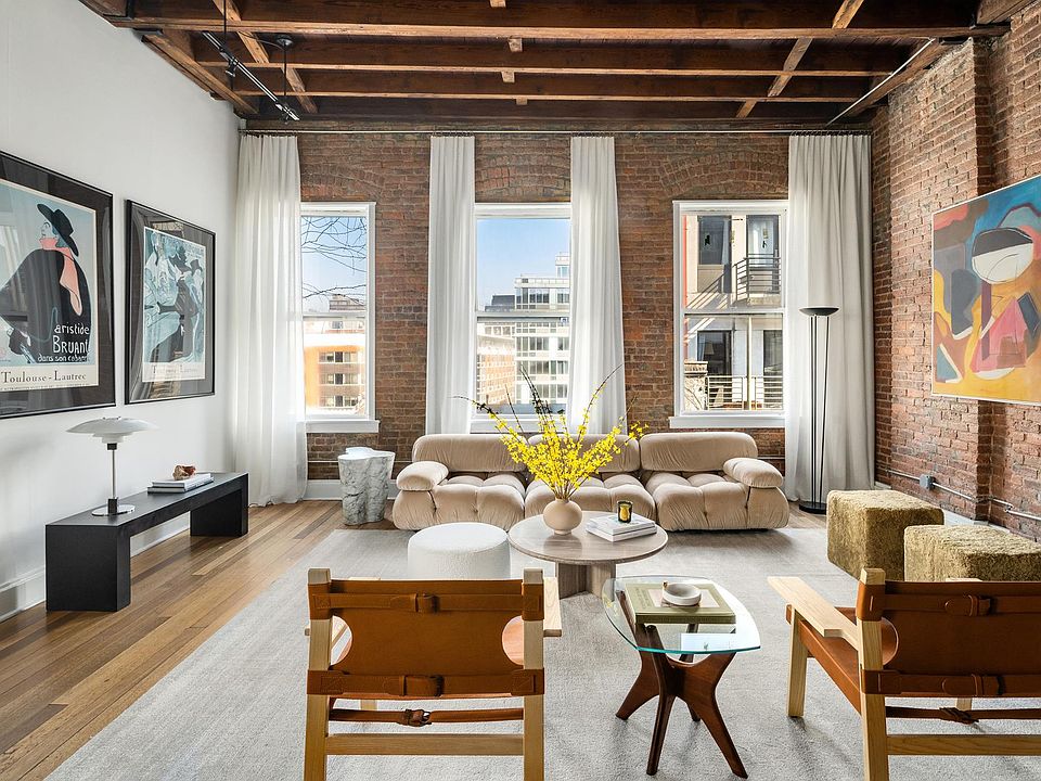 1st image of 298 Elizabeth St Floor 5