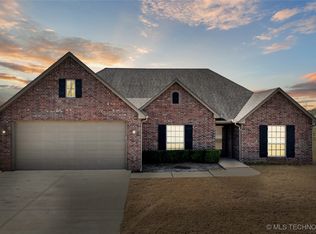 7958 E Boysen Dr, Claremore, OK 74019