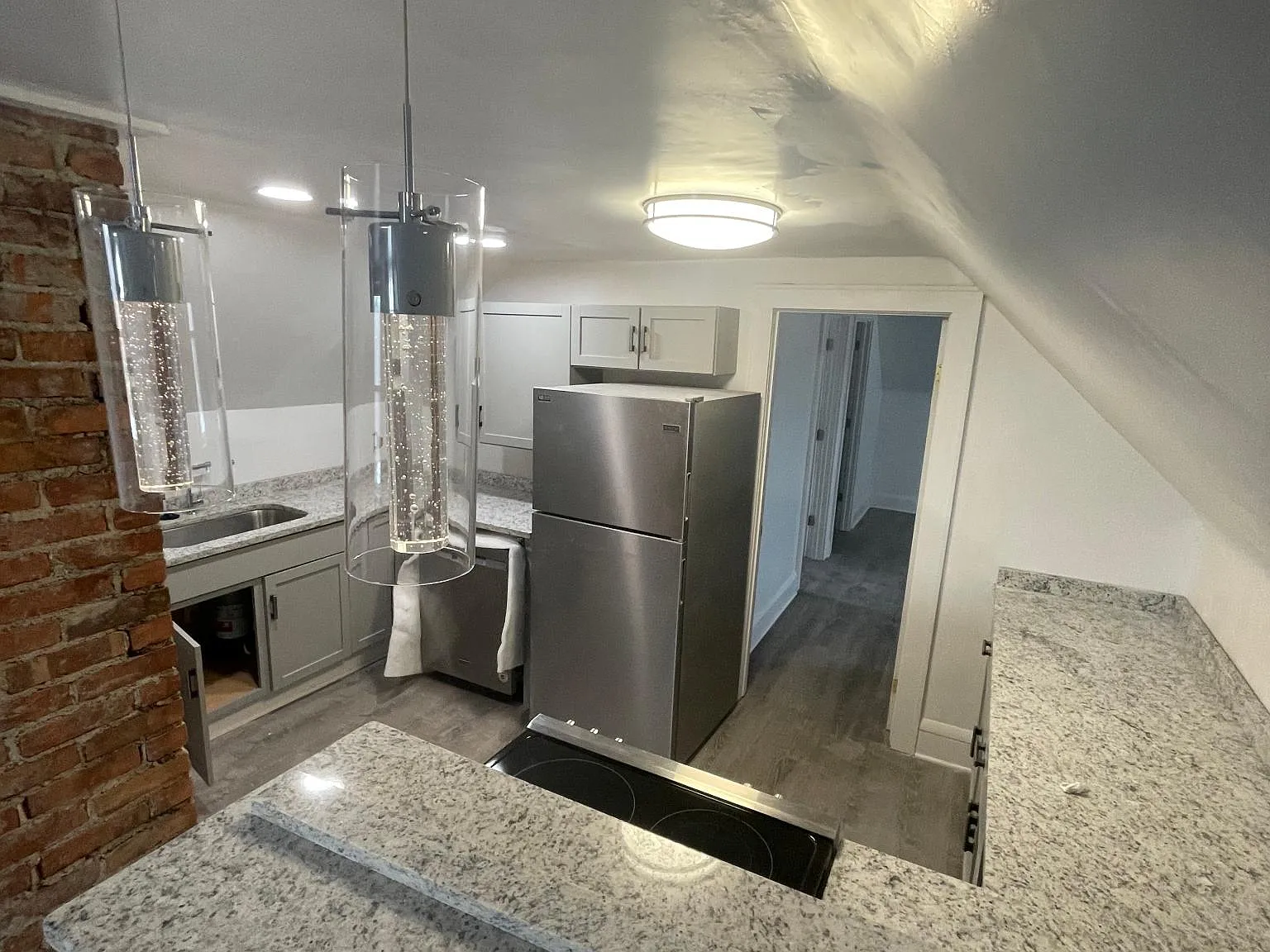 1 bed, 980 sqft, $995 — Photo 1