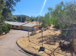 908 Midway Dr, Alpine, CA 91901