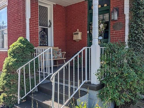 3rd image of 32 N Spring St