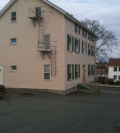 Back of house and parkinl