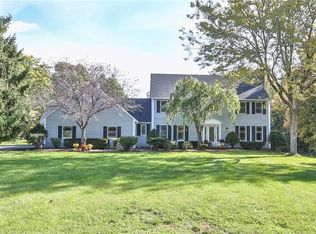 5 Maplegrove Dr, Churchville, NY 14428