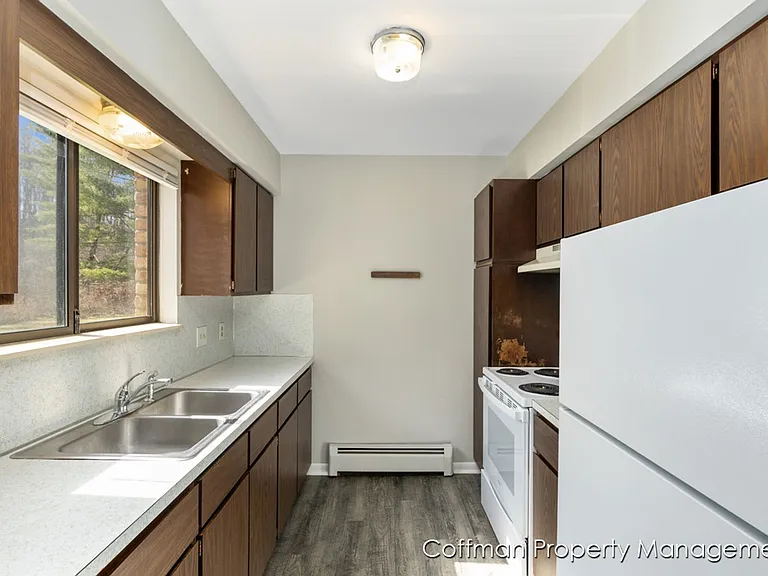 250 Four Mile Rd NW — Photo 16