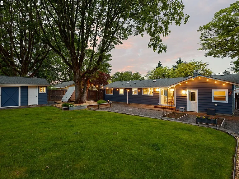 12320 SW Tremont St — Photo 20