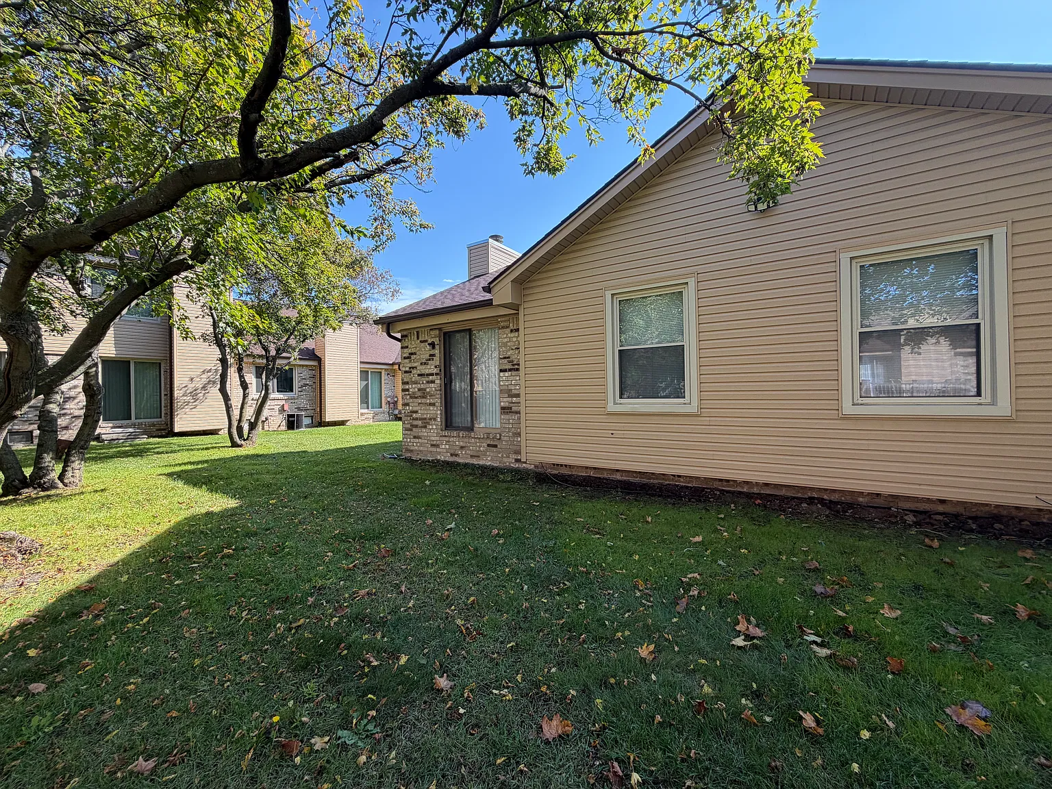 2 bed, 1094 sqft, $2,200 — Photo 3