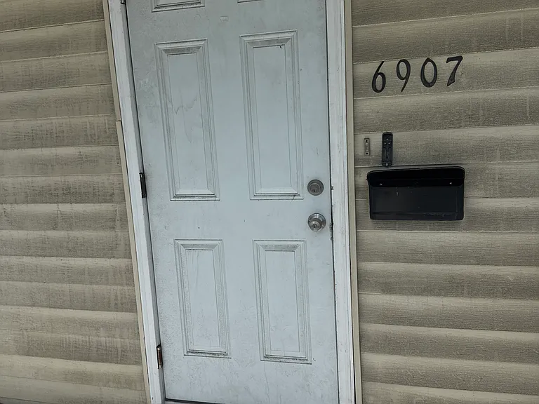 6907 Denison Ave — Photo 4