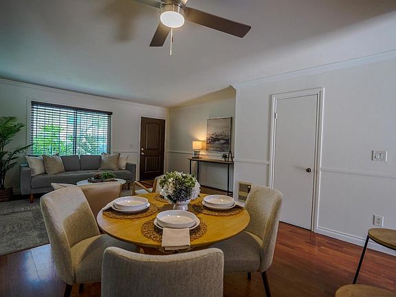 3rd image of 444 Ridgeway Ct