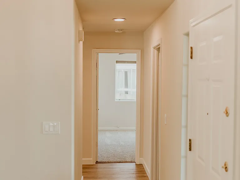 Hall to bedrooms