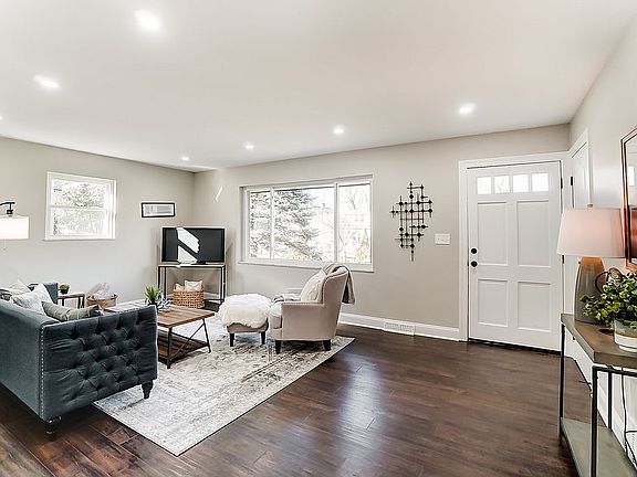 3rd image of 33 W Charlotte Ave